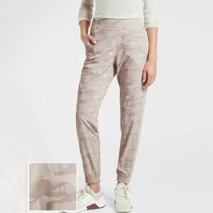 Athleta Brooklyn Camo Jogger Travel Pant Abalone Grey 10 Medium